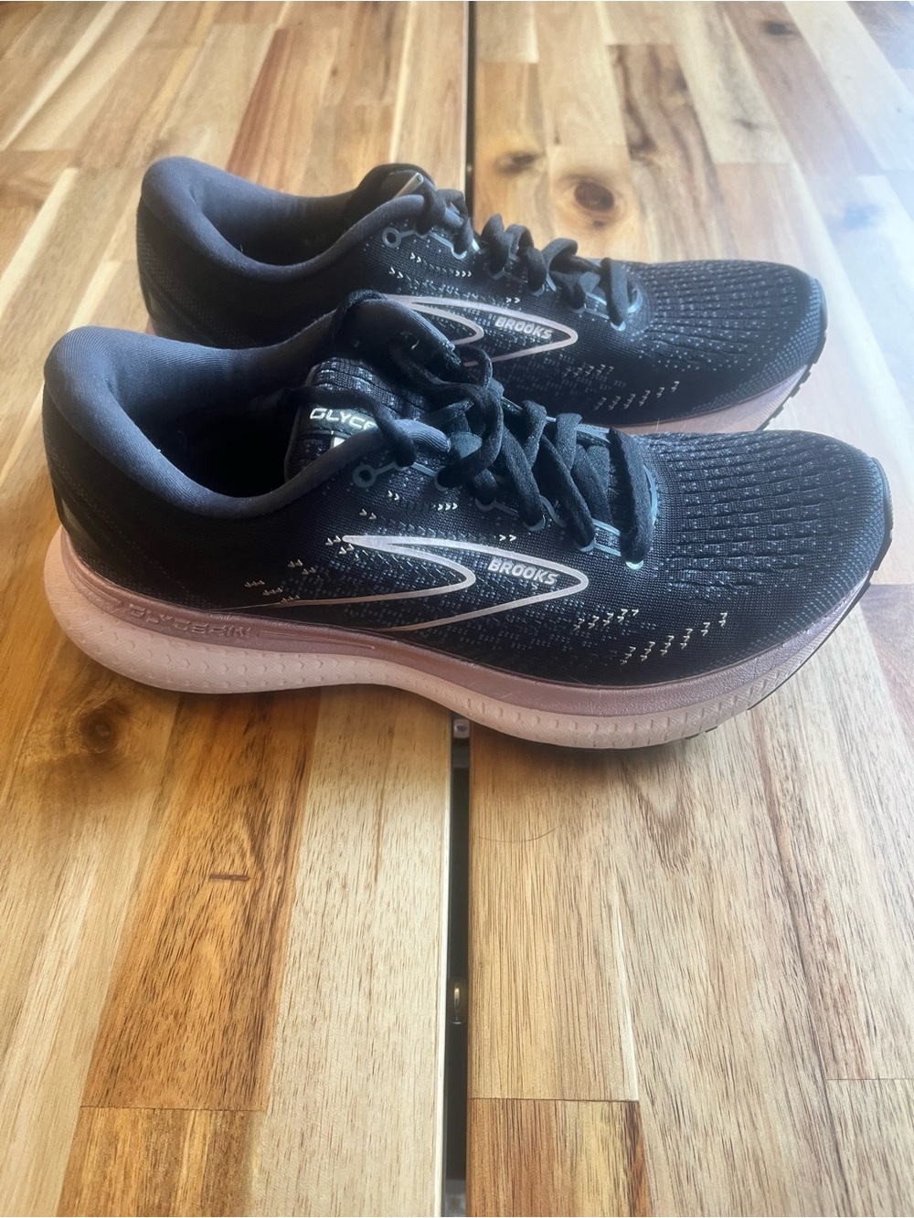 Brooks Glycerin 19 Women's Black/Pink Running Shoes, Sz 6.5, Like New (no runs)